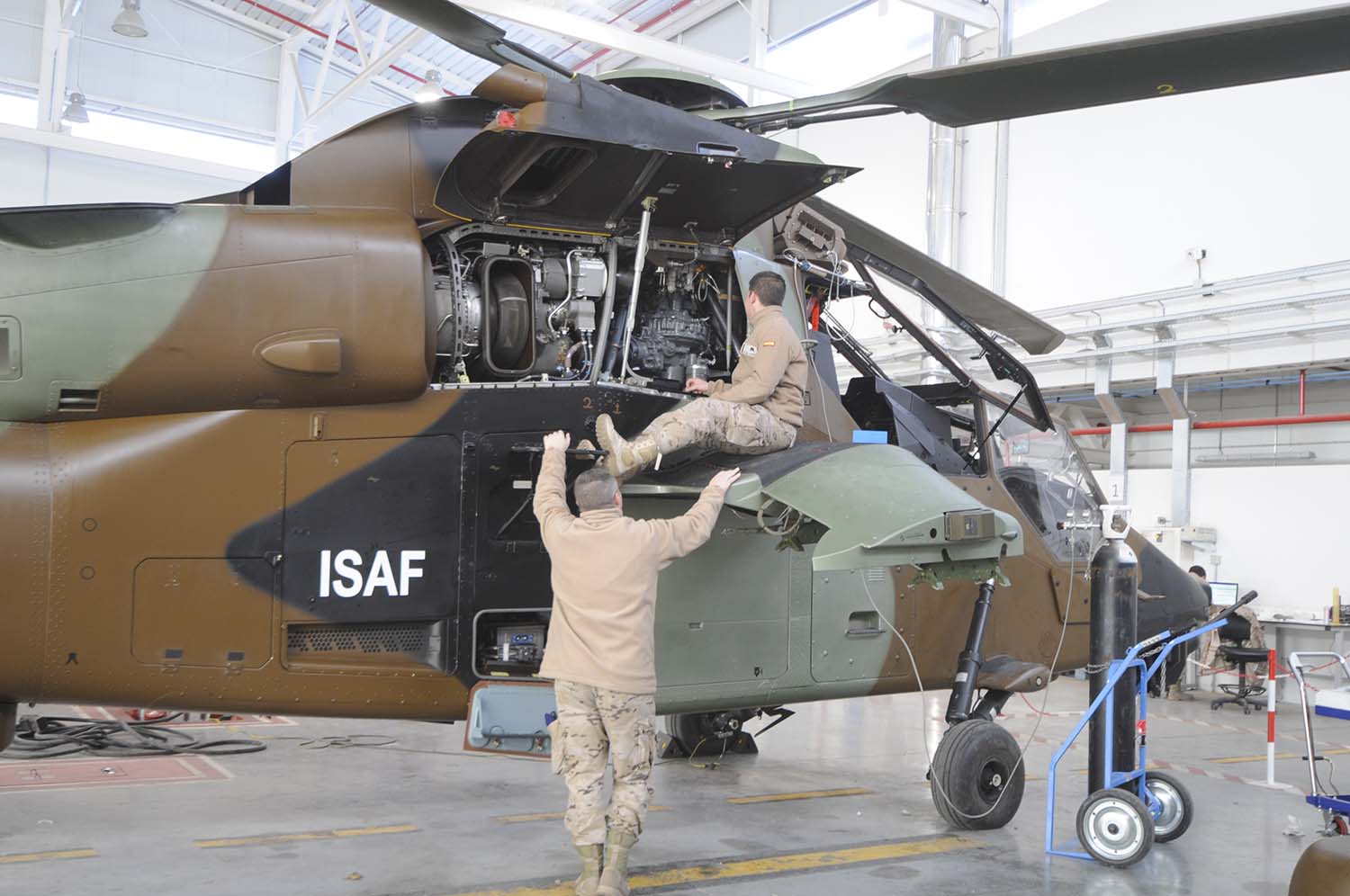 Revisión de un motor MTU/Turbomeca/Rolls-Royce MTR390 de un Airbus Helicopters Tigre de FAMET.