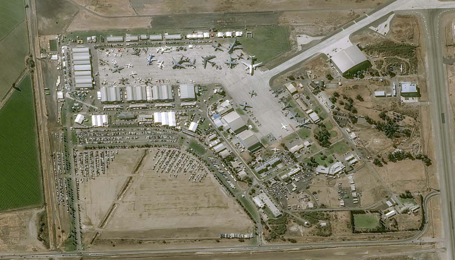 FIDAE 2018 fotografiado por uno de los dos satélites Pléiades desde 694 Km de altura.