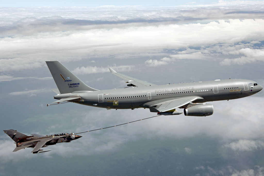 Airbus A330 MRTT y Tornado de la RAF