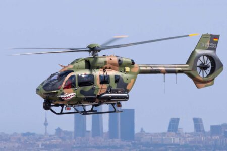 El Airbus Helicopters H145M volando apra FAMET en Colmenar (Foto: Luis Díaz).