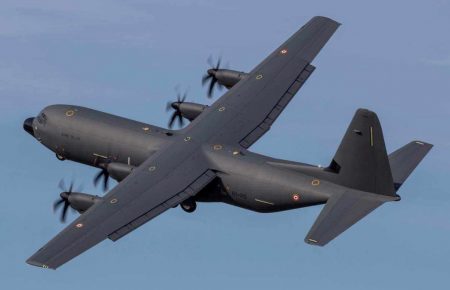 El C-130J francés en su primer vuelo desde la factoría de Lockheed Martin.