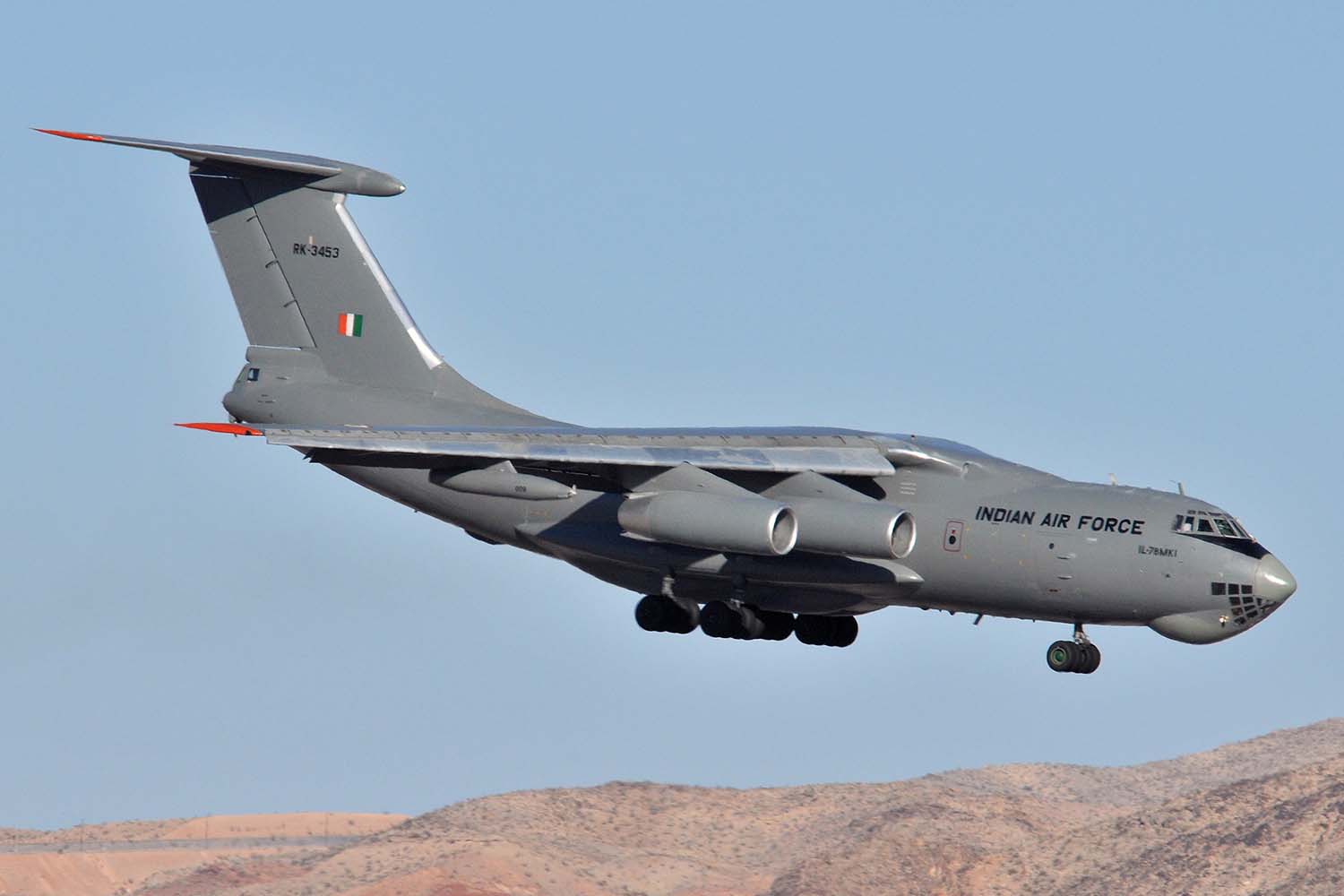 La Fuerza Aérea de India cuenta con 17 Il-76 técnicamente en servicio y un centenar de An-32.