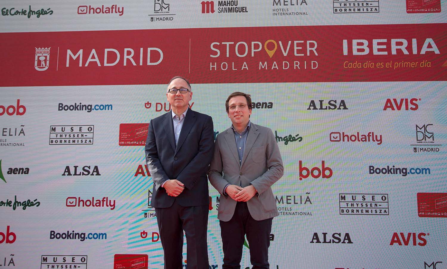 El presidente de Iberia y el alcalde de Madrid en la presentación de Stopover Hola Madrid.