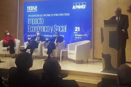 Galo Gutierrez se dirige a los asistentes.