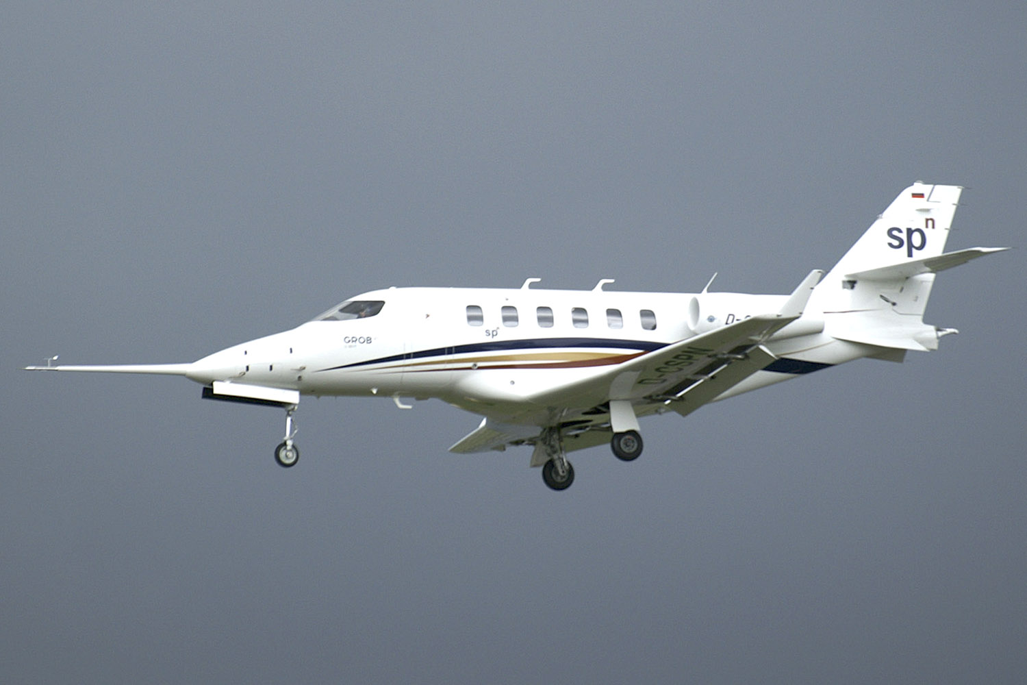 Prototipo del Grob 105 SPn durante uno de sus vuelos de prueba.