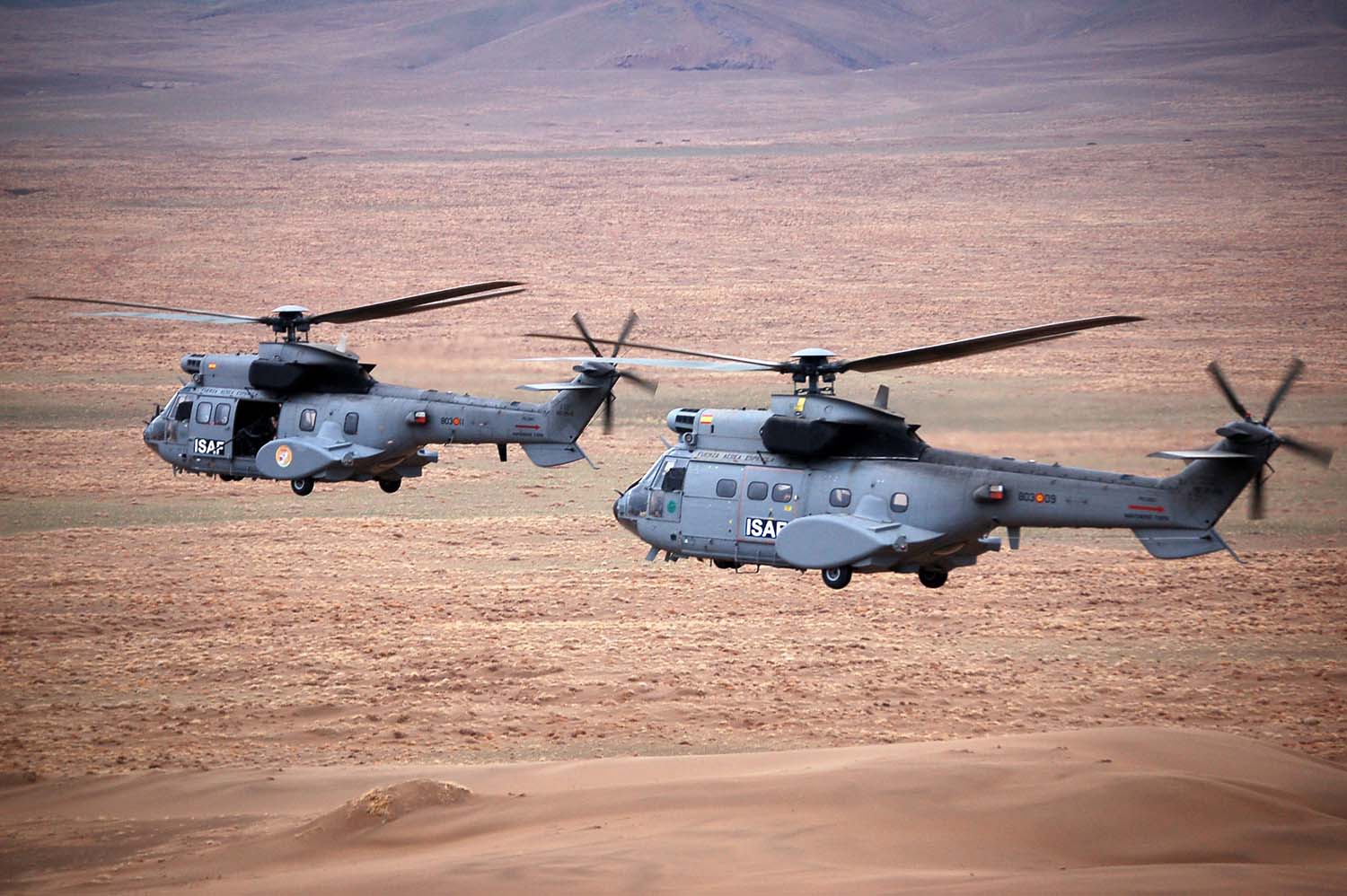 El HD.21-09 en formación con el HD.21-11 sobre Afganistán.