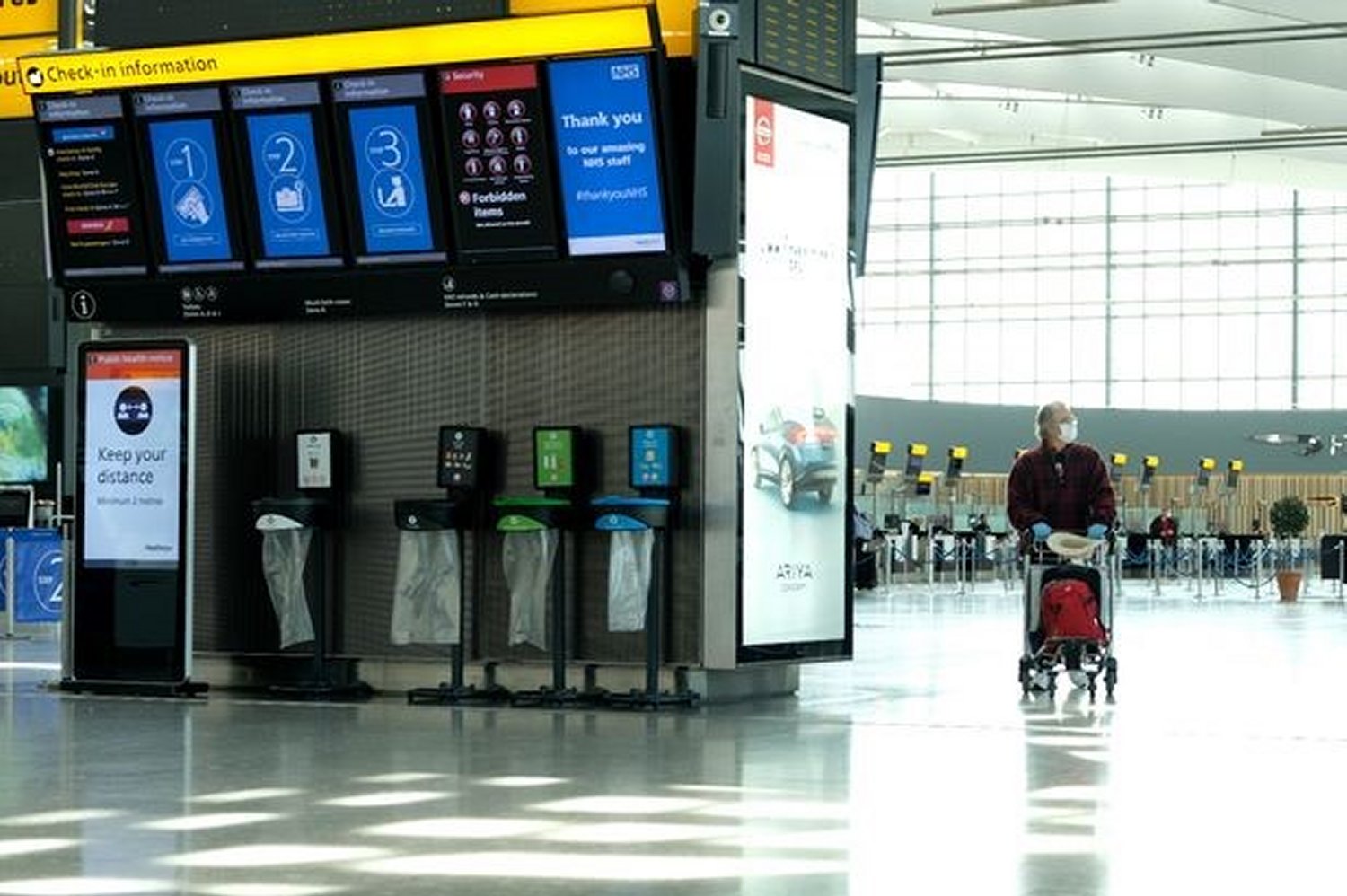 Interior de la T5 del aeropuerto Londres heathrow.