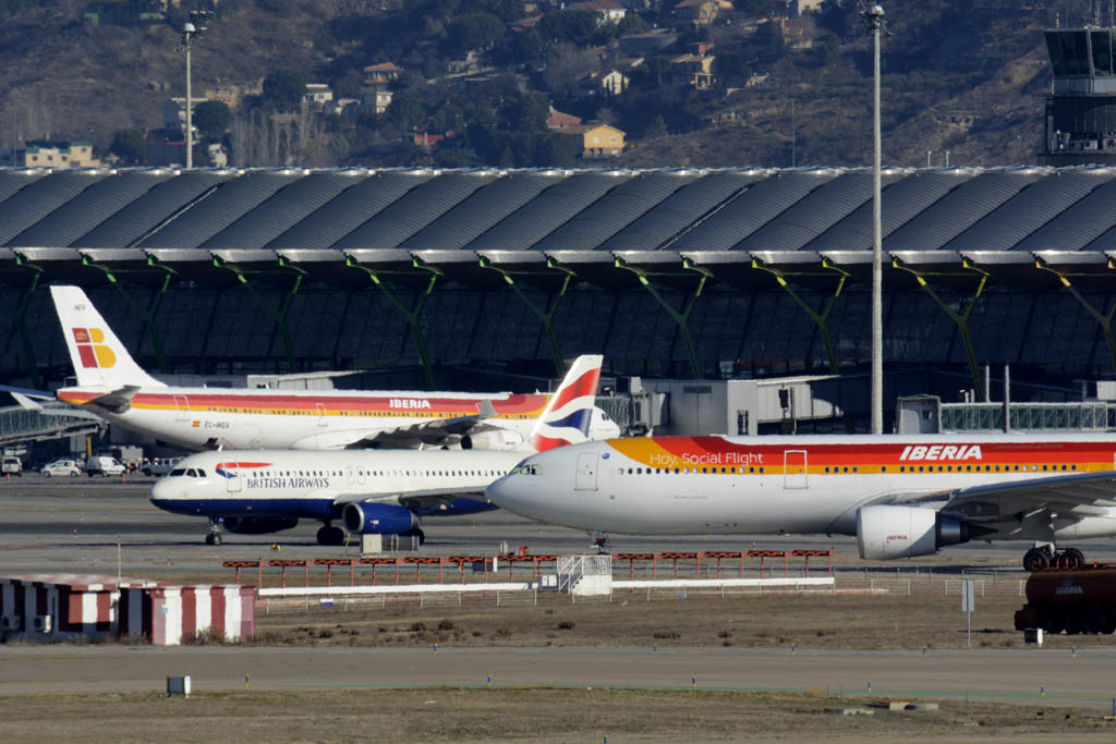 Aviones de IAG en el aeropuerto de Madrid Barajas