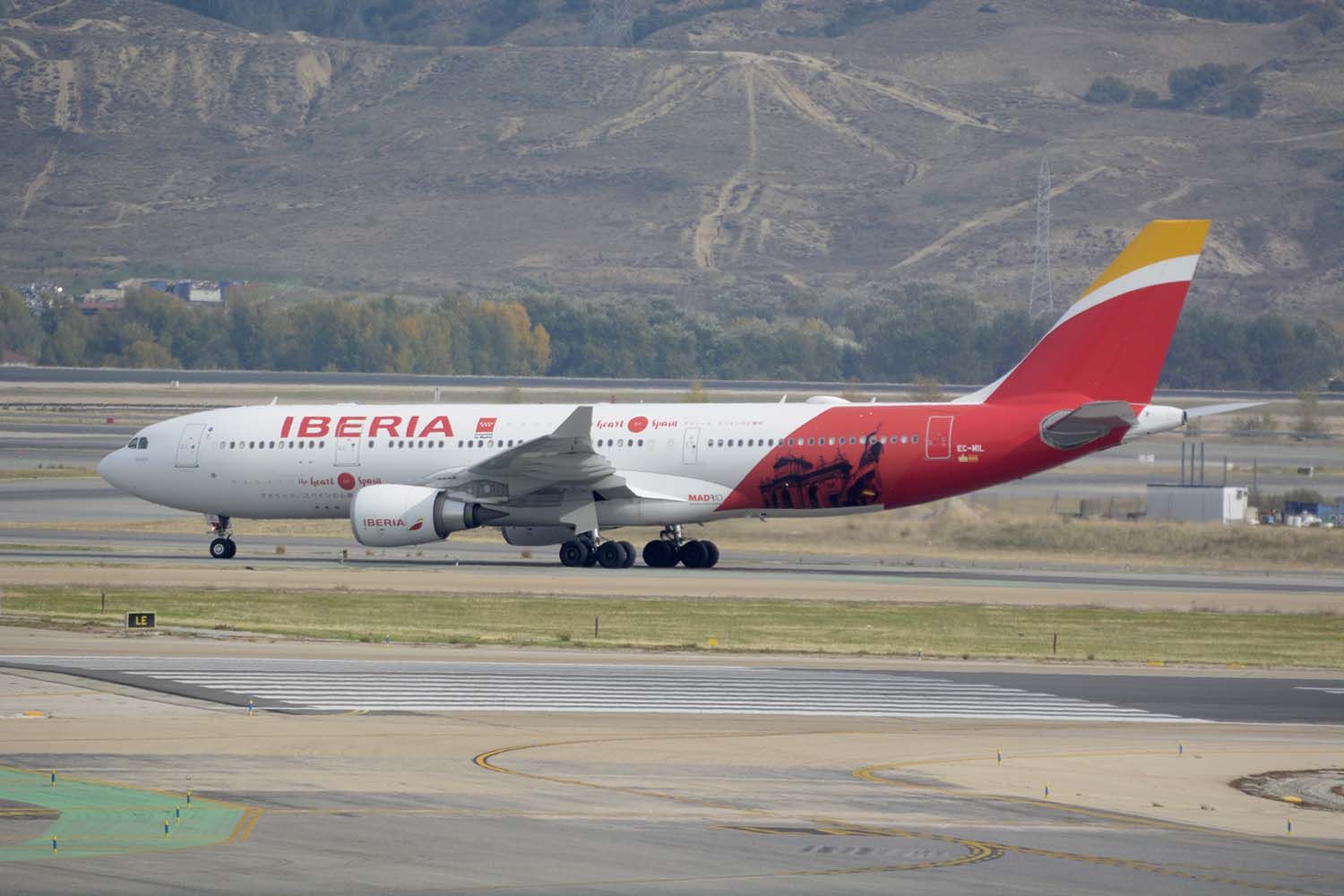 El primer A330 del Ejército del Aire cuando Iberia lo usó para promocionar Madrid en Japón.