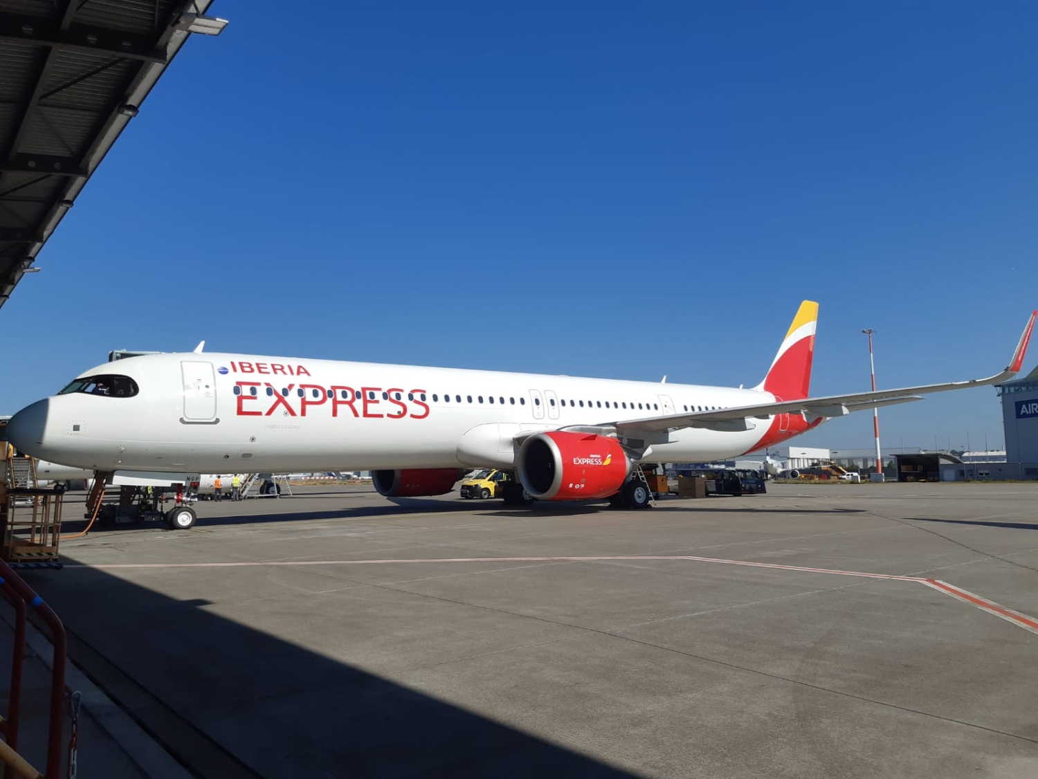 A321neo de Iberia Express en el centro de entregas de Airbus en Finkenwerder.