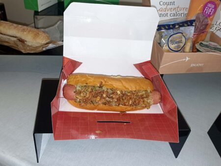 Perrito XL en la oferta de clase turista de iberia Express.