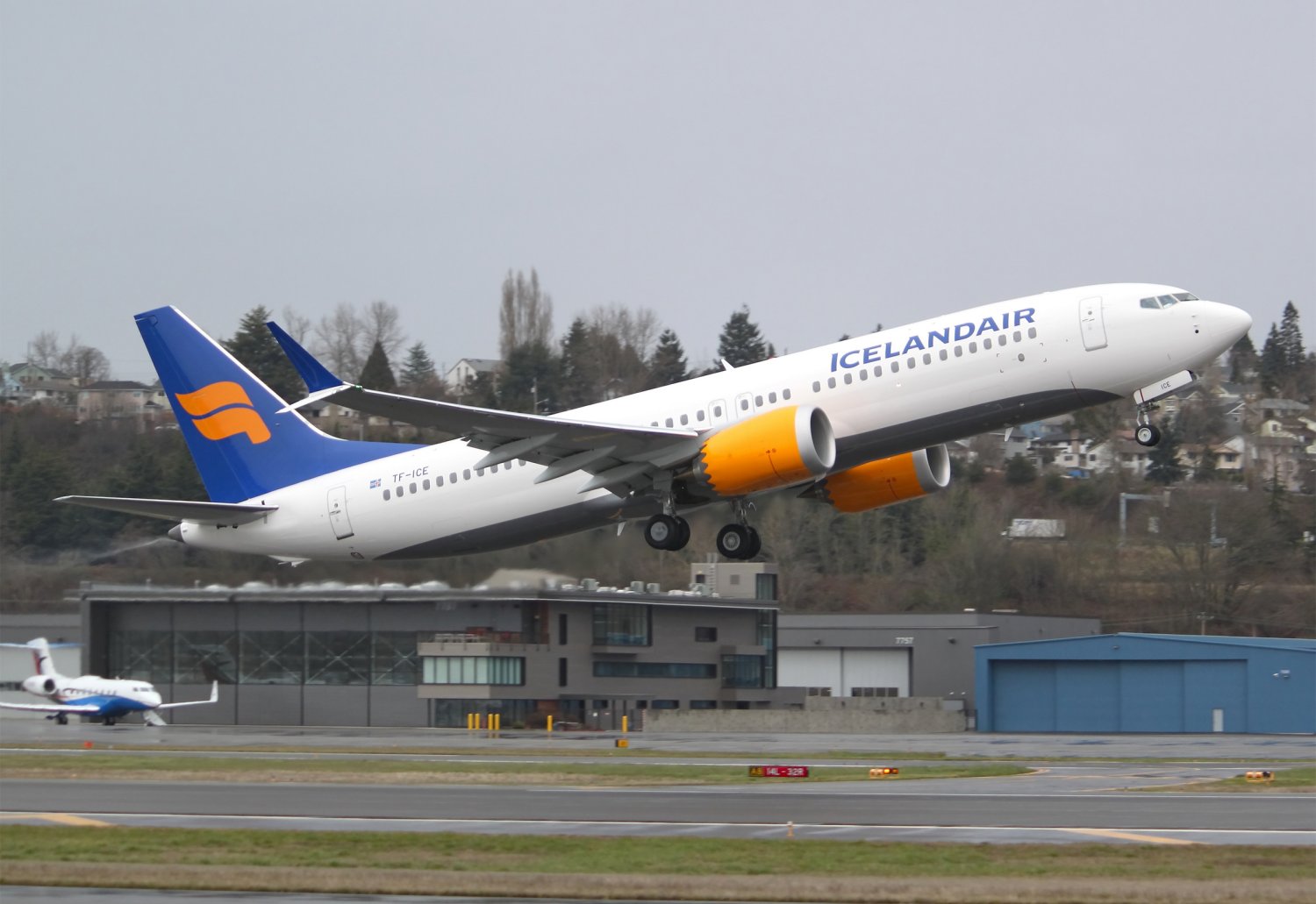 Icelandair ha llegado a un acuerdo con Boeing para canelar cuatro pedidos de B-737 MAX y retrasar la entrega de otros dos como parte de su reestructuración.