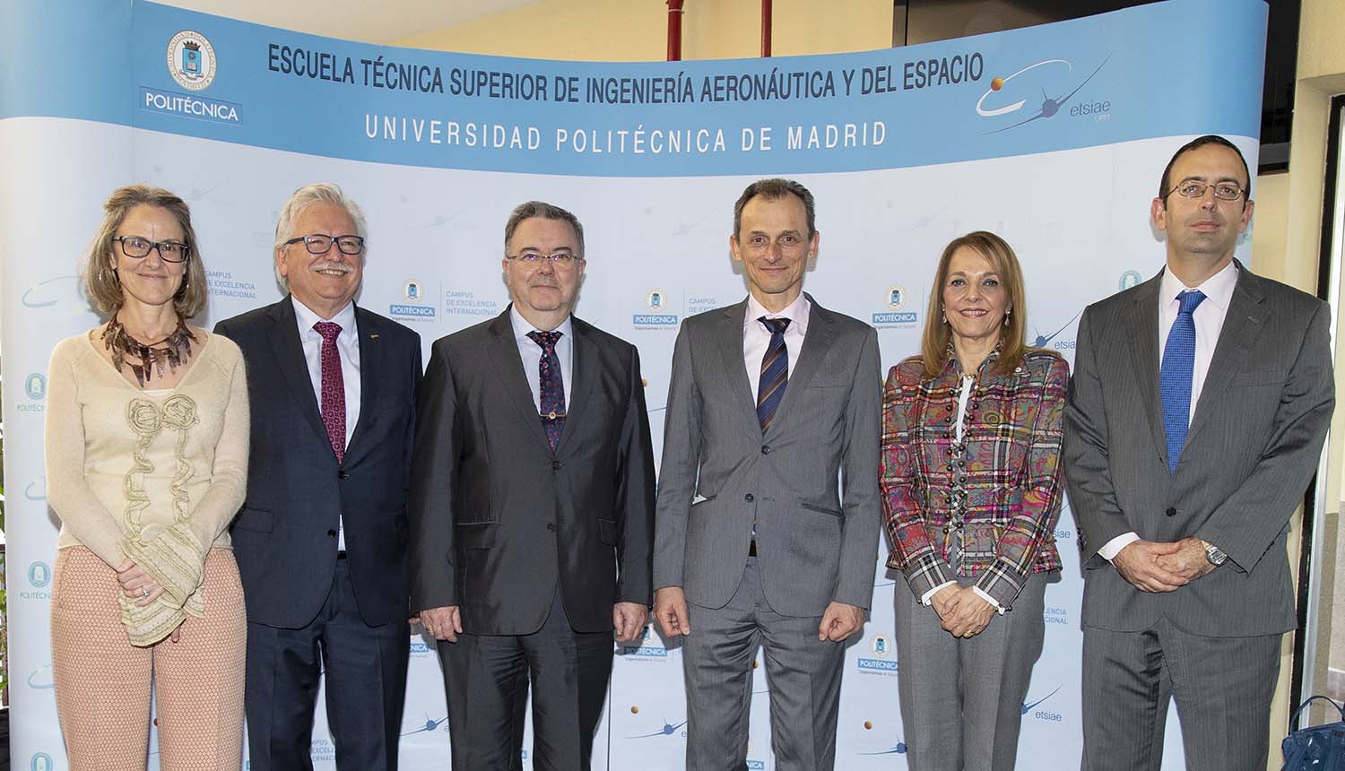 Pedro Duque con los representantes de la ESA, CDTI, UPM y ETSIAE.