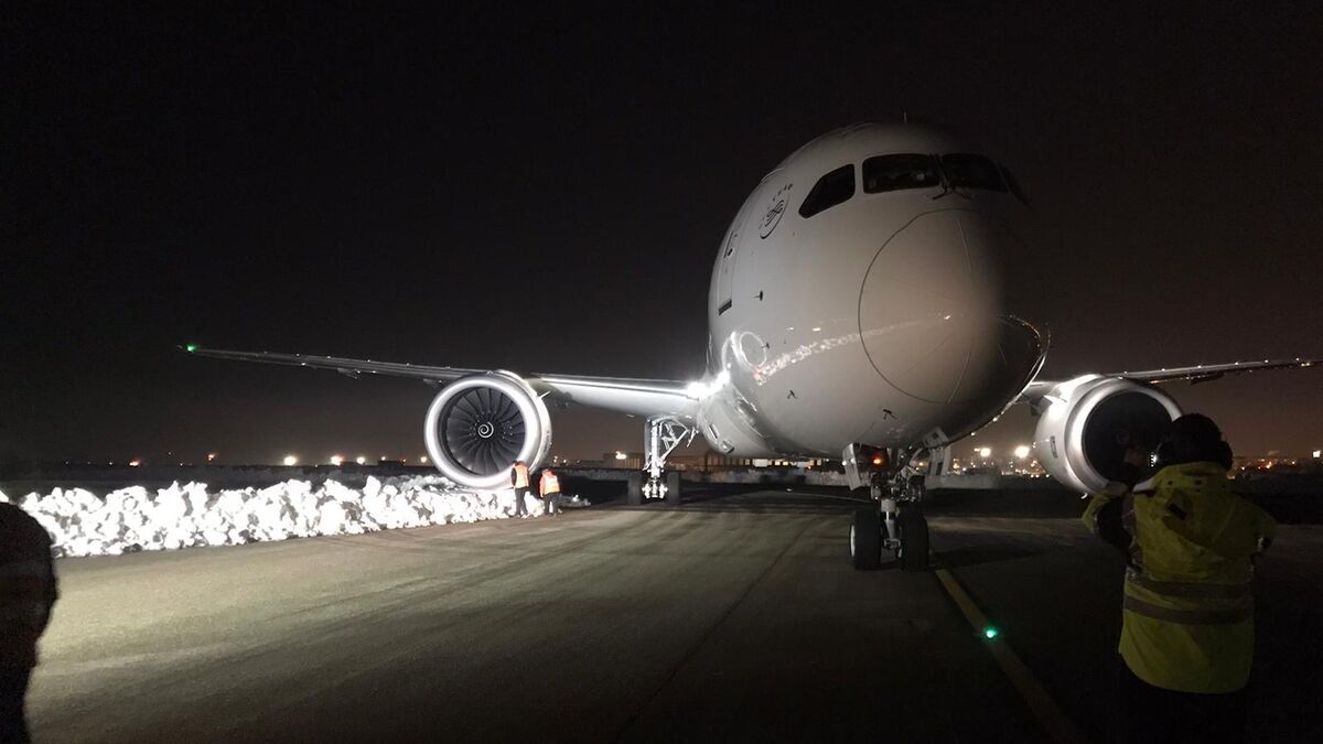 En Barajas, tras la tormenta Filomena, hubo varios incidentes de choques de aeronaves con montones de nieve que se había retirado de las calles de rodaje y plataforma.