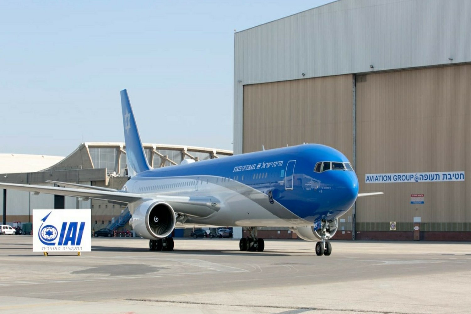 El nuevo Air Force One israeli tras su salida del hangar de pintura. Su matrñicula es la muy apropiada 4X-ISR.