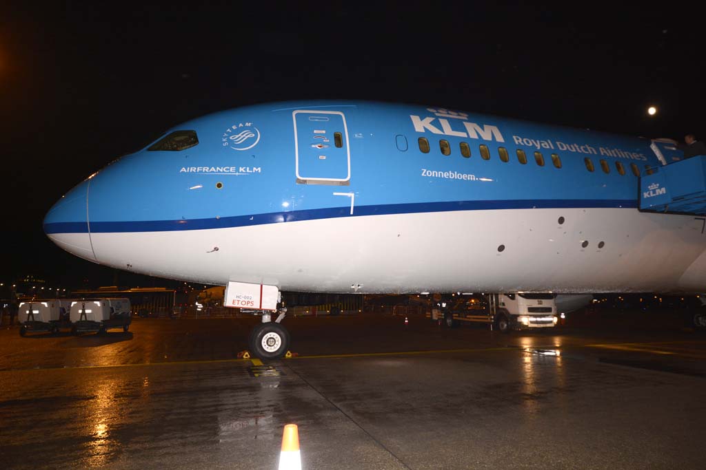KLM dará nombres de flores a sus Boeing 787. Este primero en llegar a Holanda se llama Zonneblodem (Girasol)