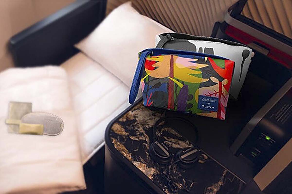 Nuevos neceseres sostemibles de LATAM para sus pasajeros de clase business.