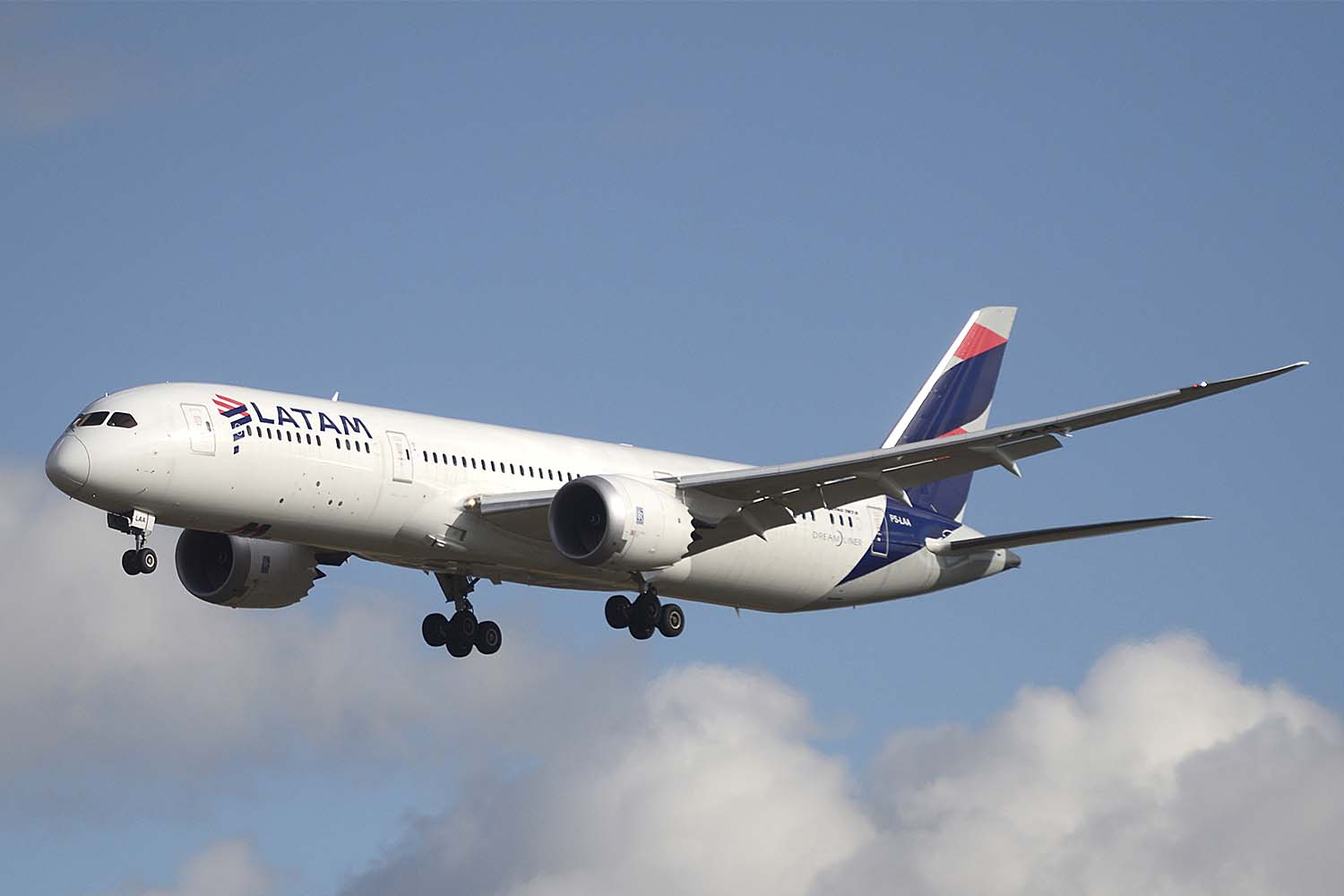 Boeing 787 de la división brasileña de Latam.