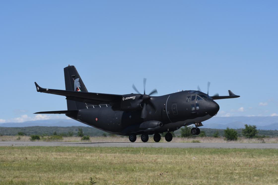 El demoastrador del C-27J Next Generation durante una de sus pruebas.