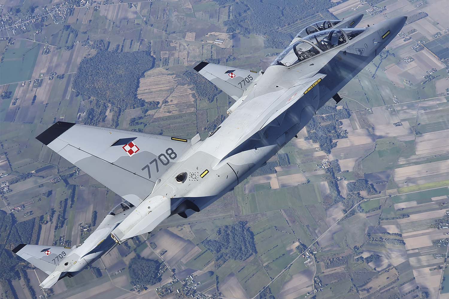 Tres de los 16 Leonardo M-346 en servicio con la Fuerza Aérea de Polonia.