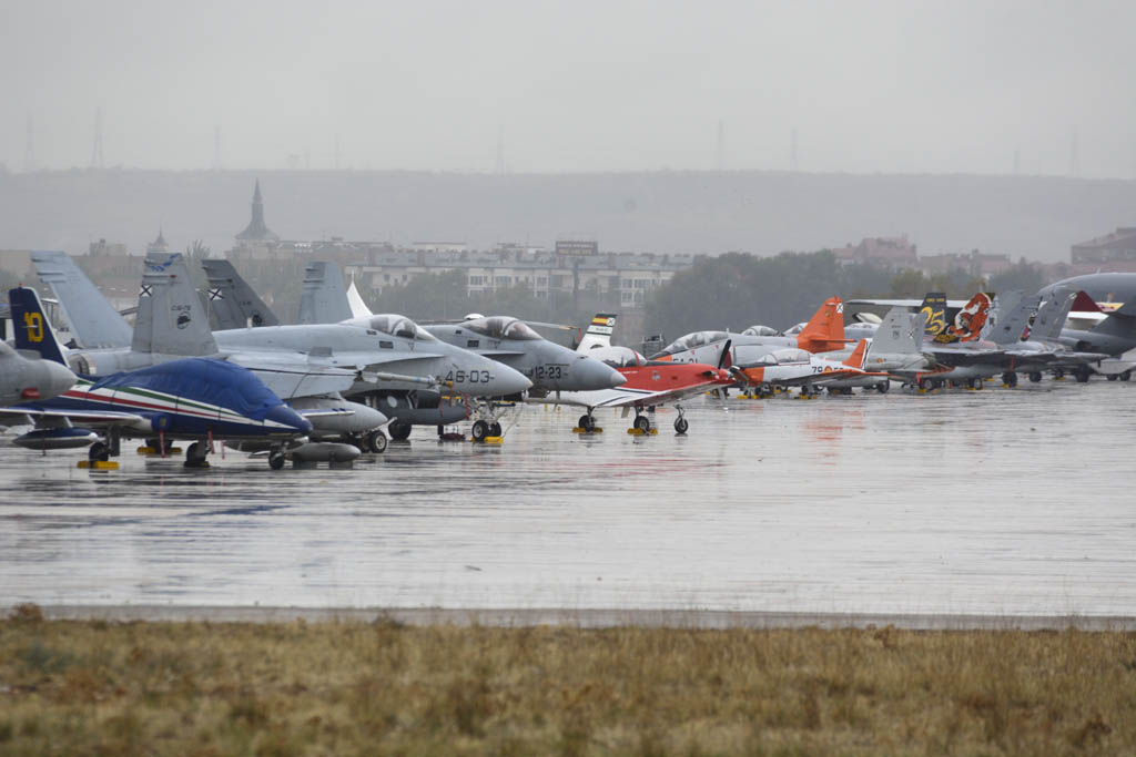Aviones en la base aérea de Torrejón en Aire 75