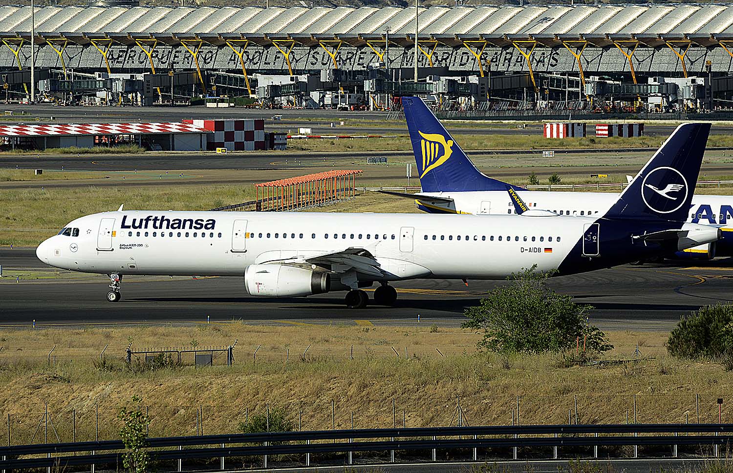 Lufthansa vuela desde Madrid a Franckfurt y Munich y desde estas ciudades al resto de la red de la aerolínea.
