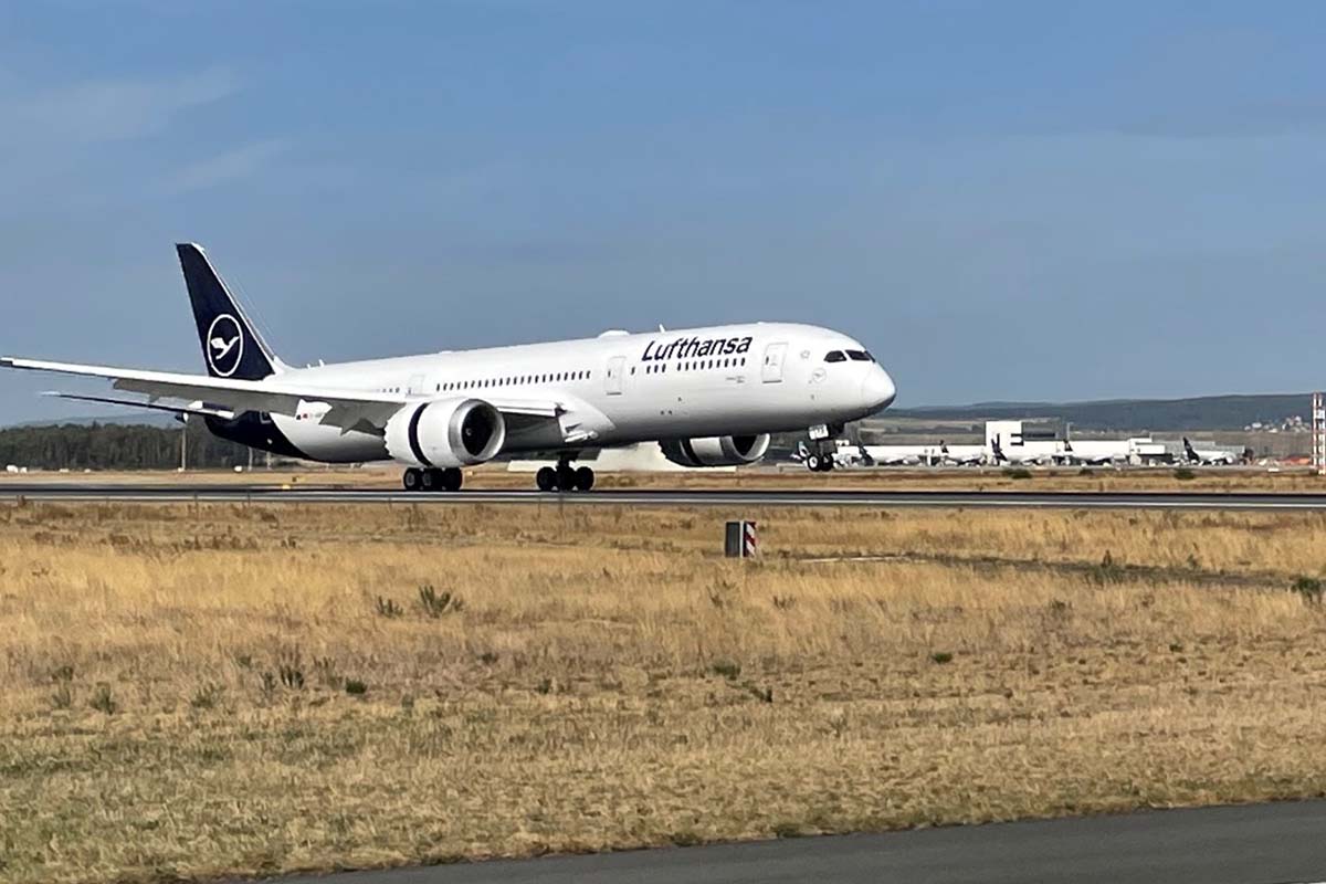 Llegada a Frankfurt del primer Boeing 787 de Lufthansa.