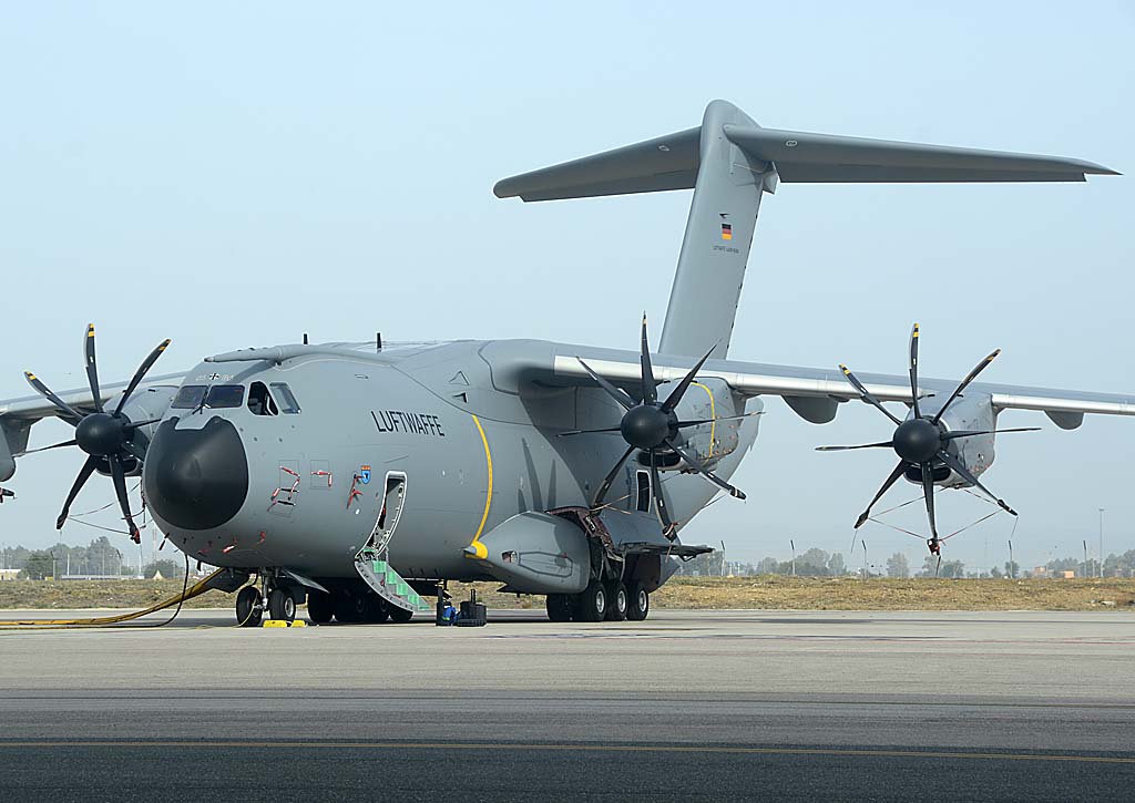 El primer A400M táctico de la Luftwaffe poco antes de su entrega en Sevilla.