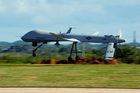 MQ-1 del Escuadrón de Reconocimiento 11 despegando para una misión sobre Haití tras el terremoto