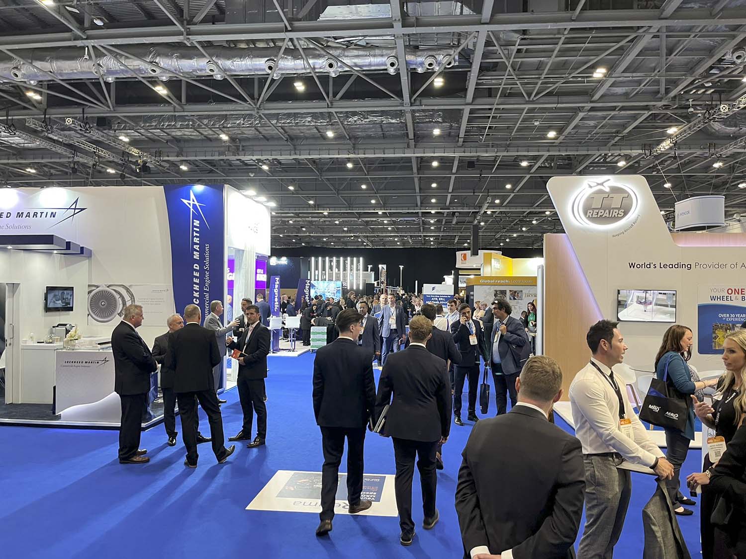 Más de 400 expositores y 7.000 viistantes en la edición de 2022 del MRO Europe.