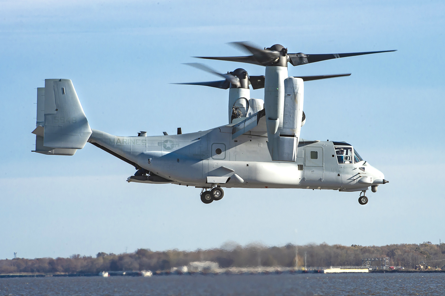 El prmer MV-22 Blocque B modernizado a Bloque C durante un vuelo de prueba previo a su retorno a los Marines.