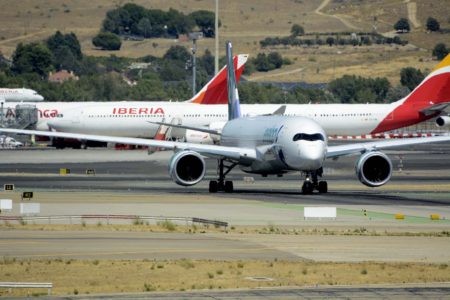 El Gobierno ordena reducir al 40 por ciento la oferta de vuelos por el estado de alarma por el coronavirus.