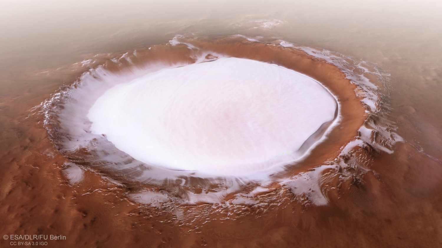 El crater Korolev en Marte, fotografiado por la Mars Express y que está cubierto por agua helada.