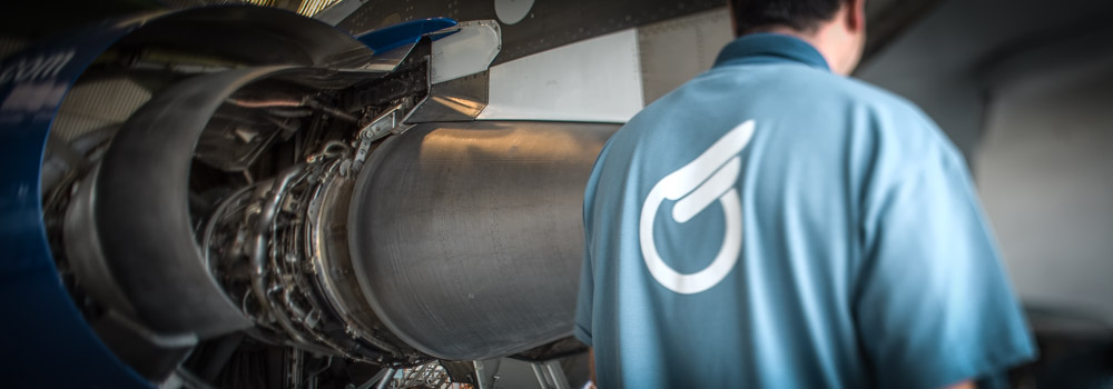 OGMA se fundó en 1918 como centro de ,mantenimiento de aeronaves y en 2015 fue privatizada y adquirida por Embraer.