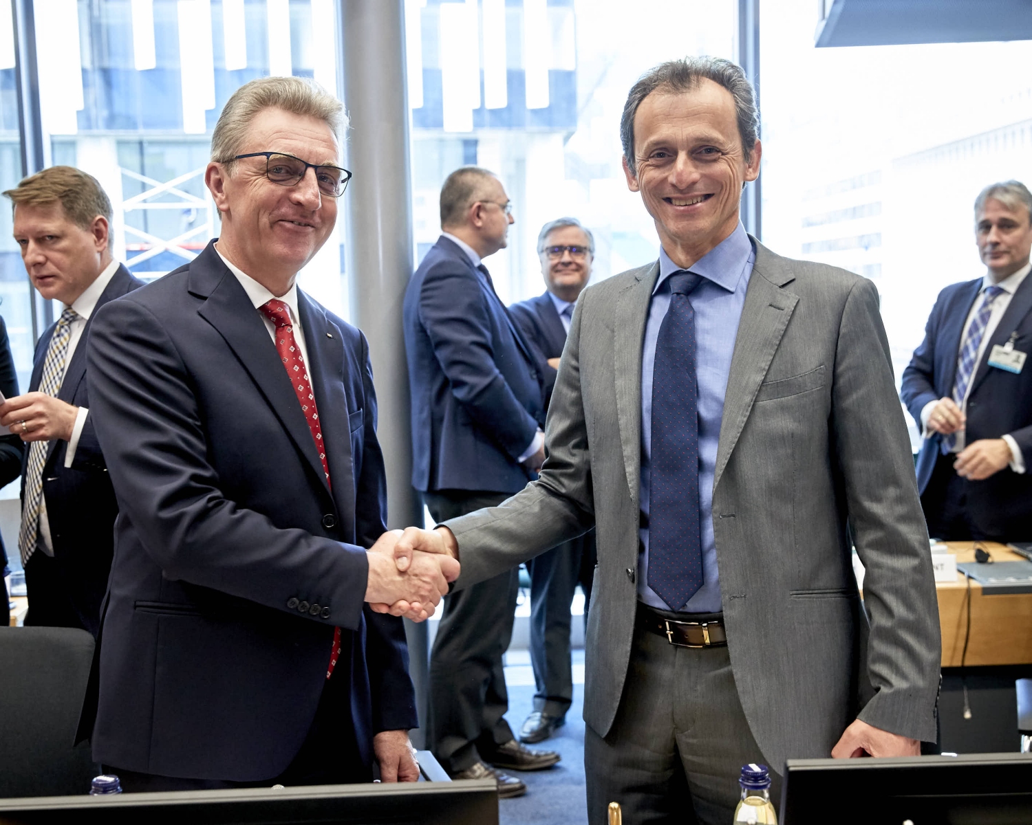 Pedro Duque y Nicolae Hurduc, ministro de Investigación de Rumania en el Consejo Espacial UE/ESA