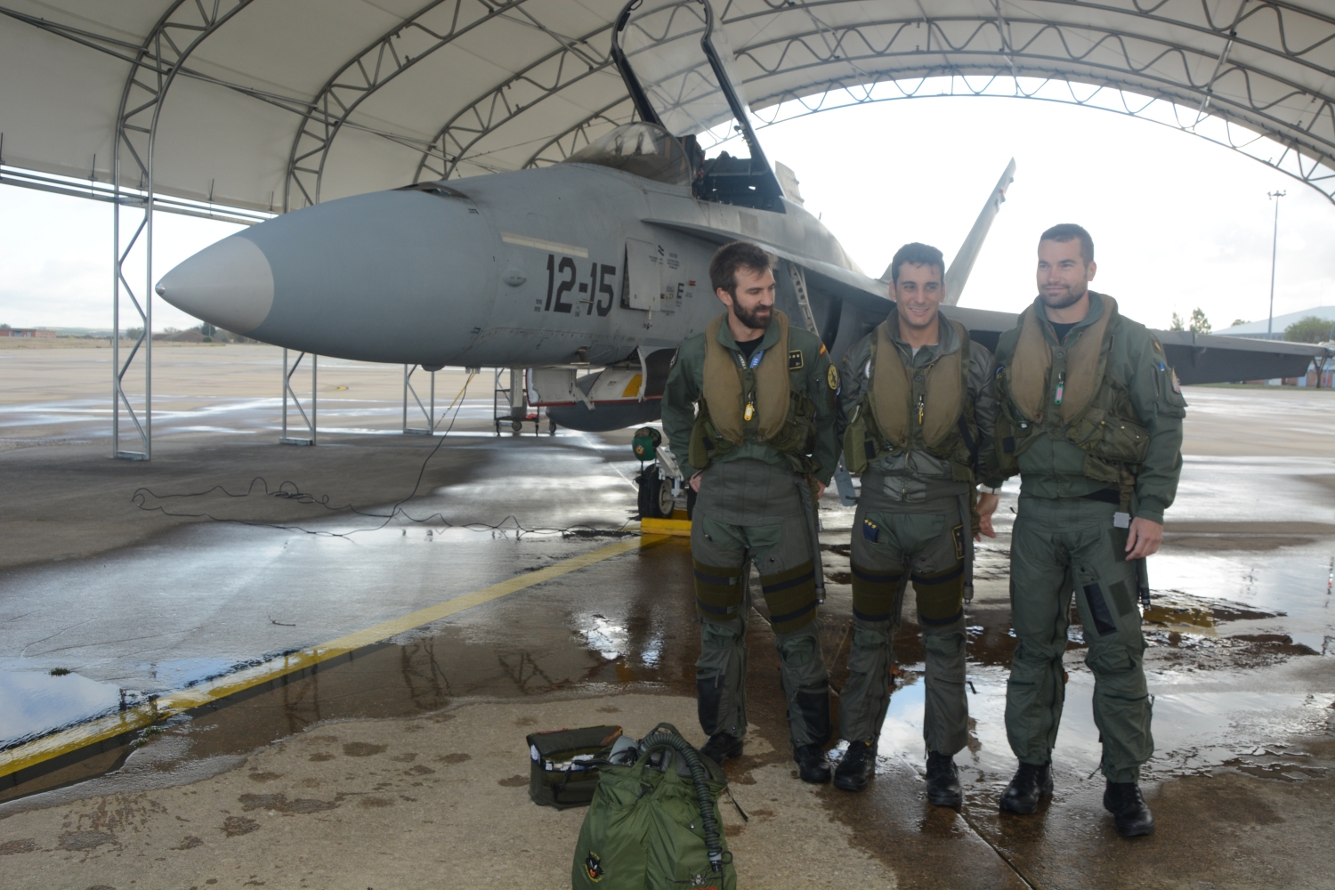 Los pilotos que formaron la primera formación del Ala 12 que ha partido hacia Lituania.