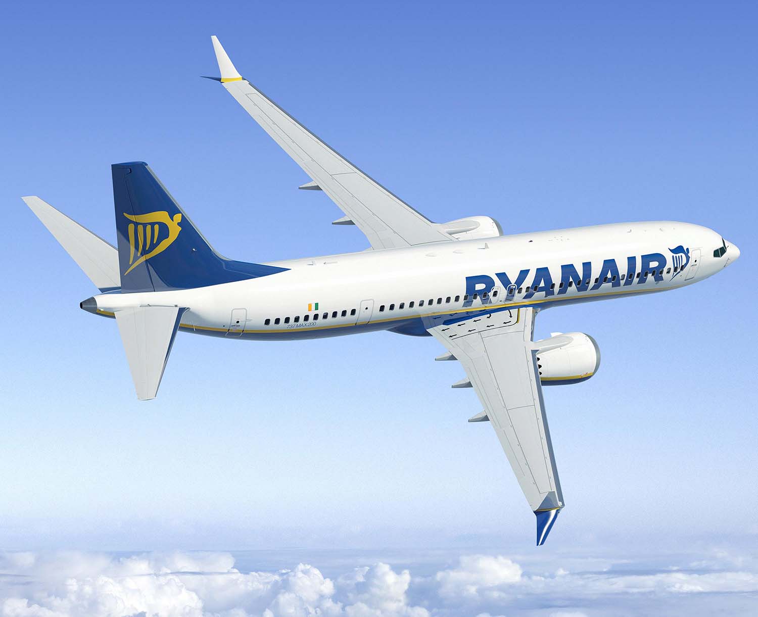 El Boeing 737 MAX 200 incluye una puerta extra a cada lado del fuselaje para aumentar el número de pasajeros a 200.