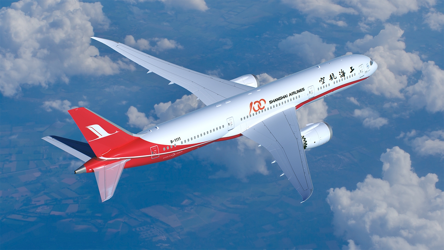 El primer Boeing 787 de Shanghai Airlines ha sido decorado con un 100 en su fuselaje para señalar que es el avión con el que la aerolínea ha llegado a esta cifra en su flota.