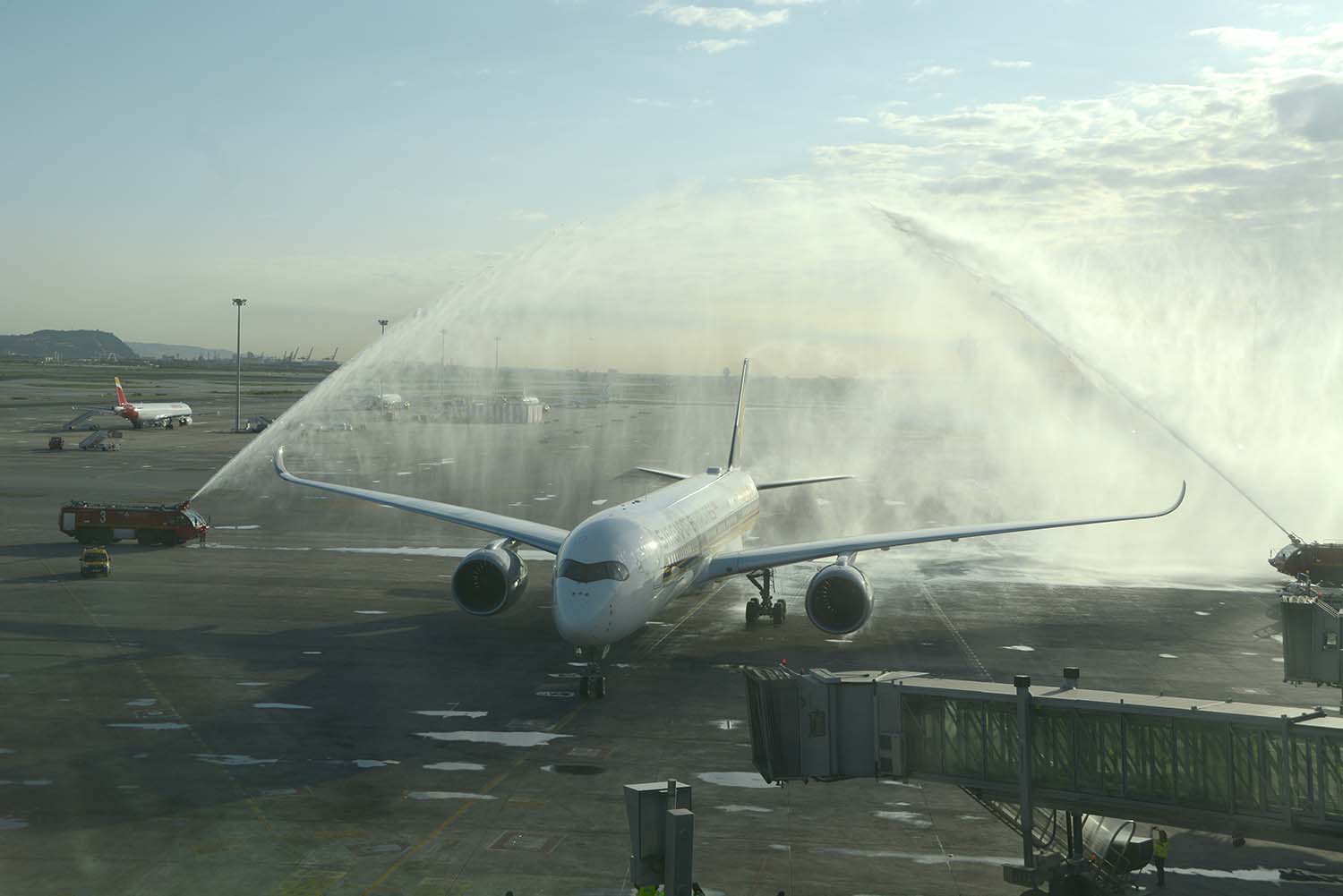 Llegada a Barcelona del vuelo inaugural de Singapore Airlines en 2017.