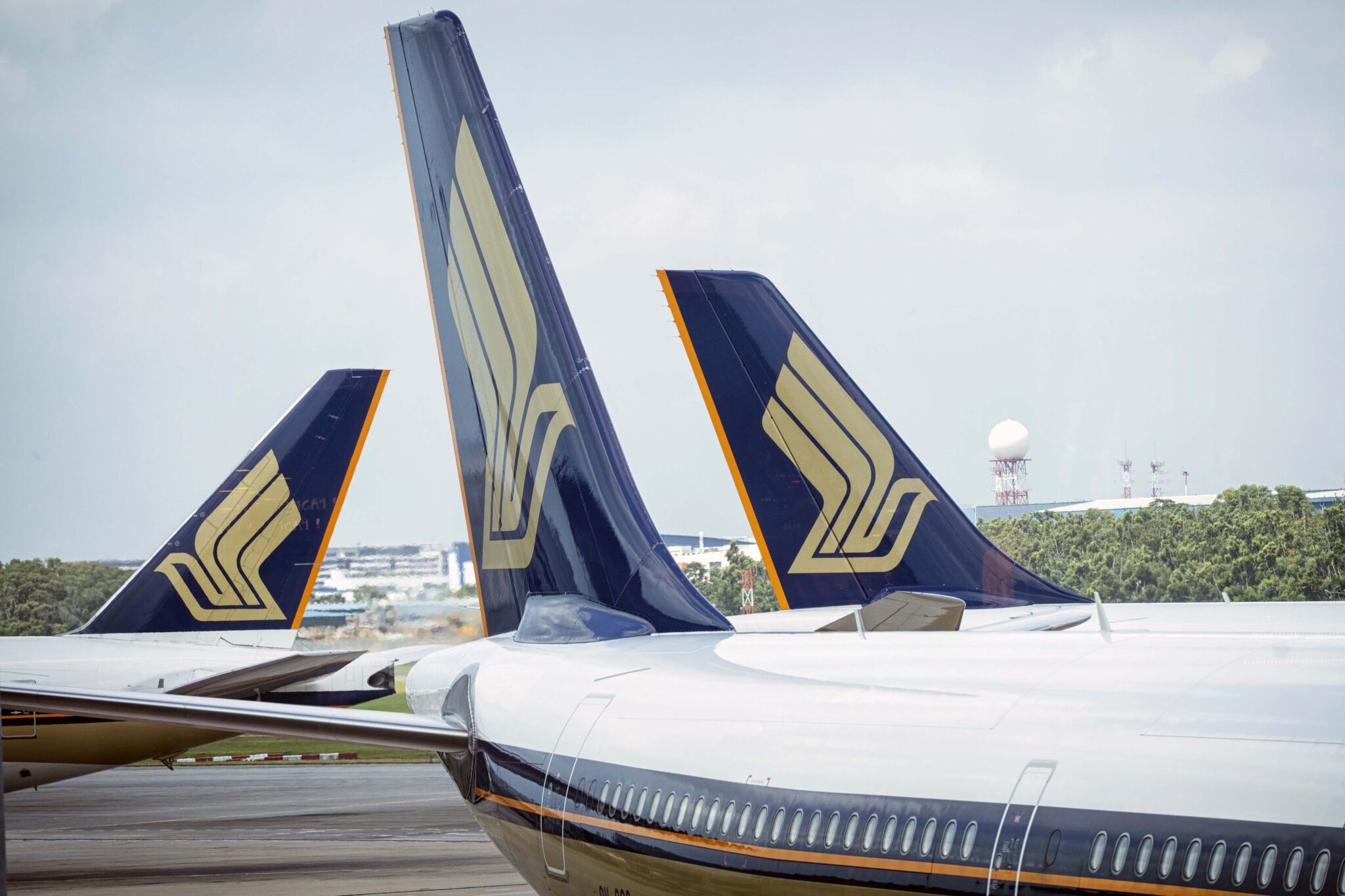 Aviones de Singapore Airlines en el aeropuerto Changi de Singapur.