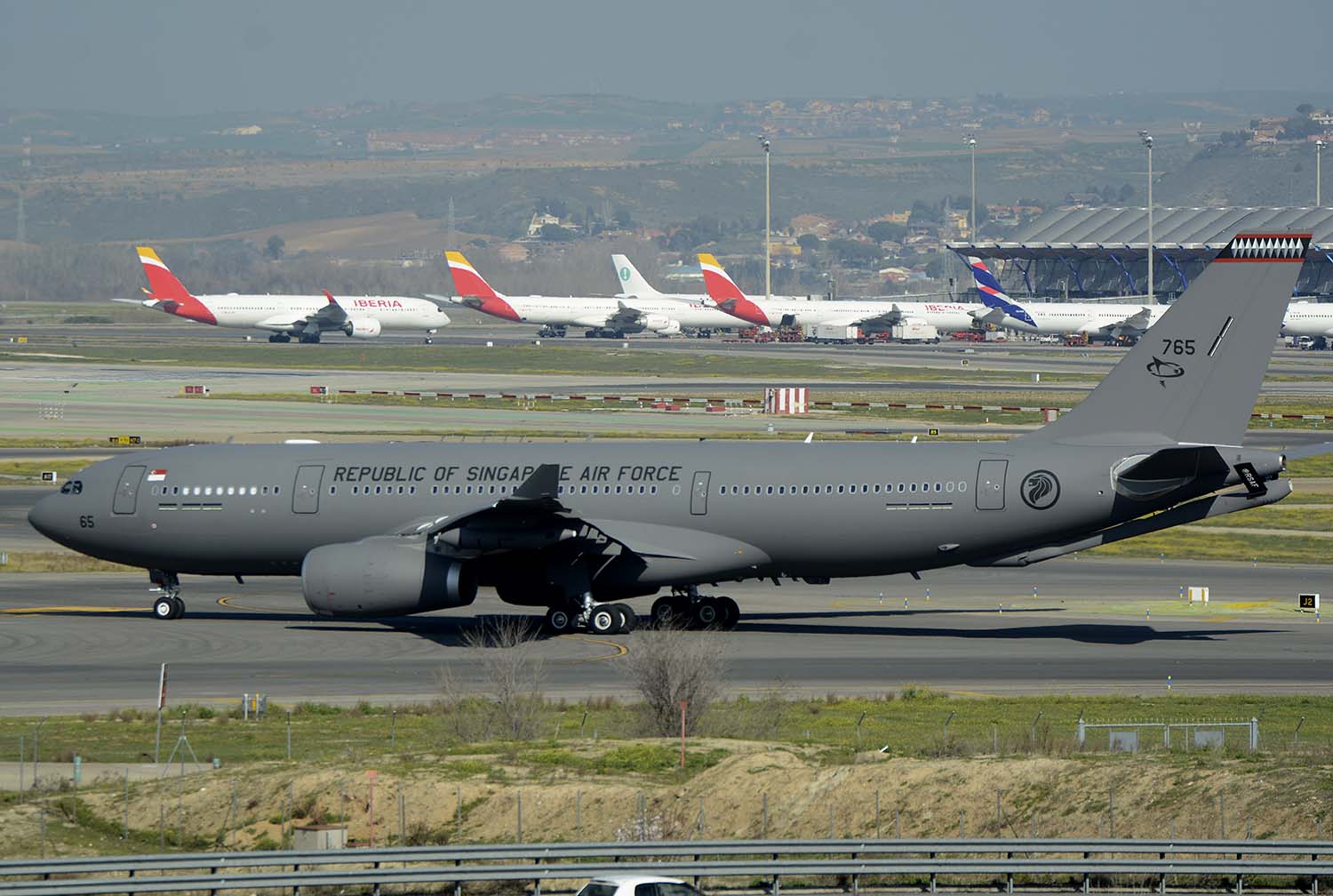 El sexto A330 MRTT de Singapur rodando para despegar hacia Singaùt.
