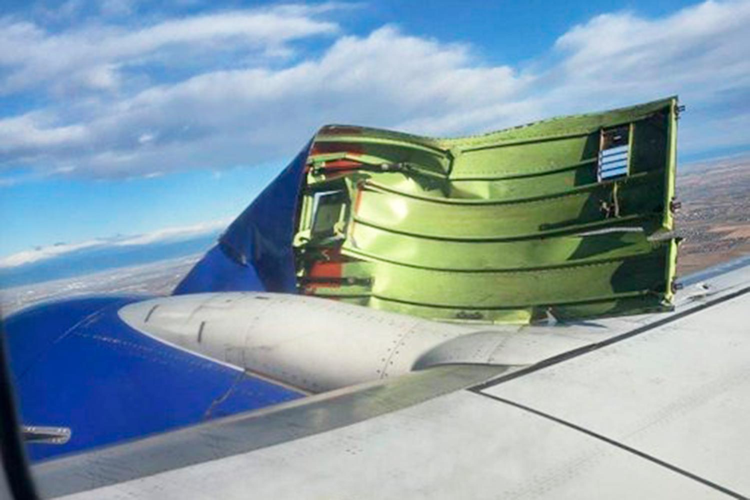 Foto de un pasajero del veulo de Southwest que muestra una de las cubierts "al viento".