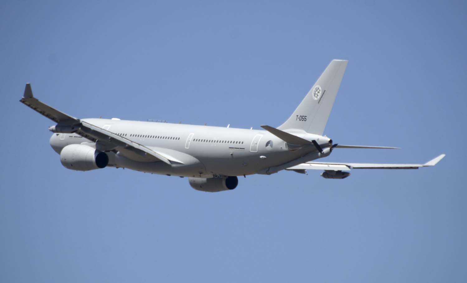 Despegue de Getafe del primer A330MRTT de la OTAN en su vuelo de entrega Al igual que el segundo, ya entregado también, está asignado a la Fuerza Aérea de Holanda.