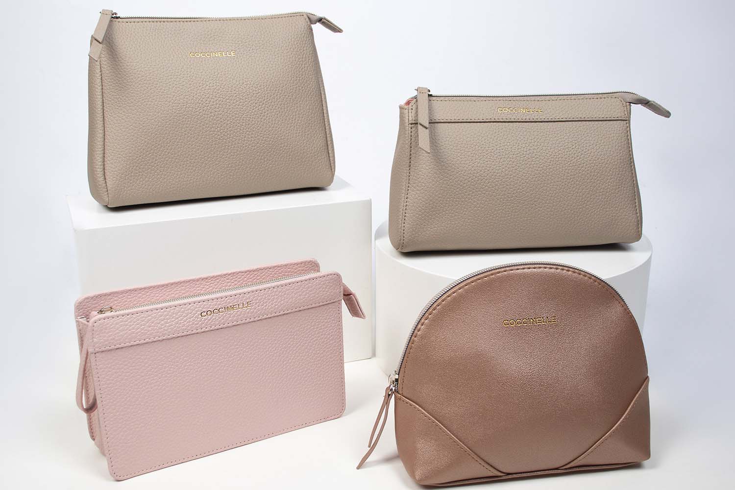 Los cuatro nuevos modelos de neceser para mujer de Turkish Airlines.