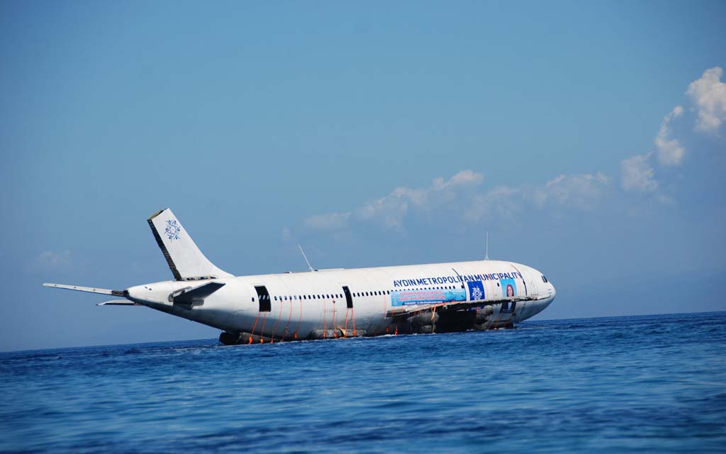 El A300 listo para ser hundido.