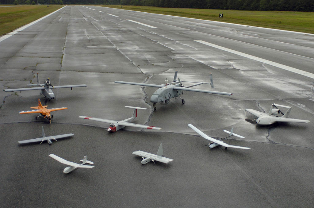 Diversos modelos de UAV.