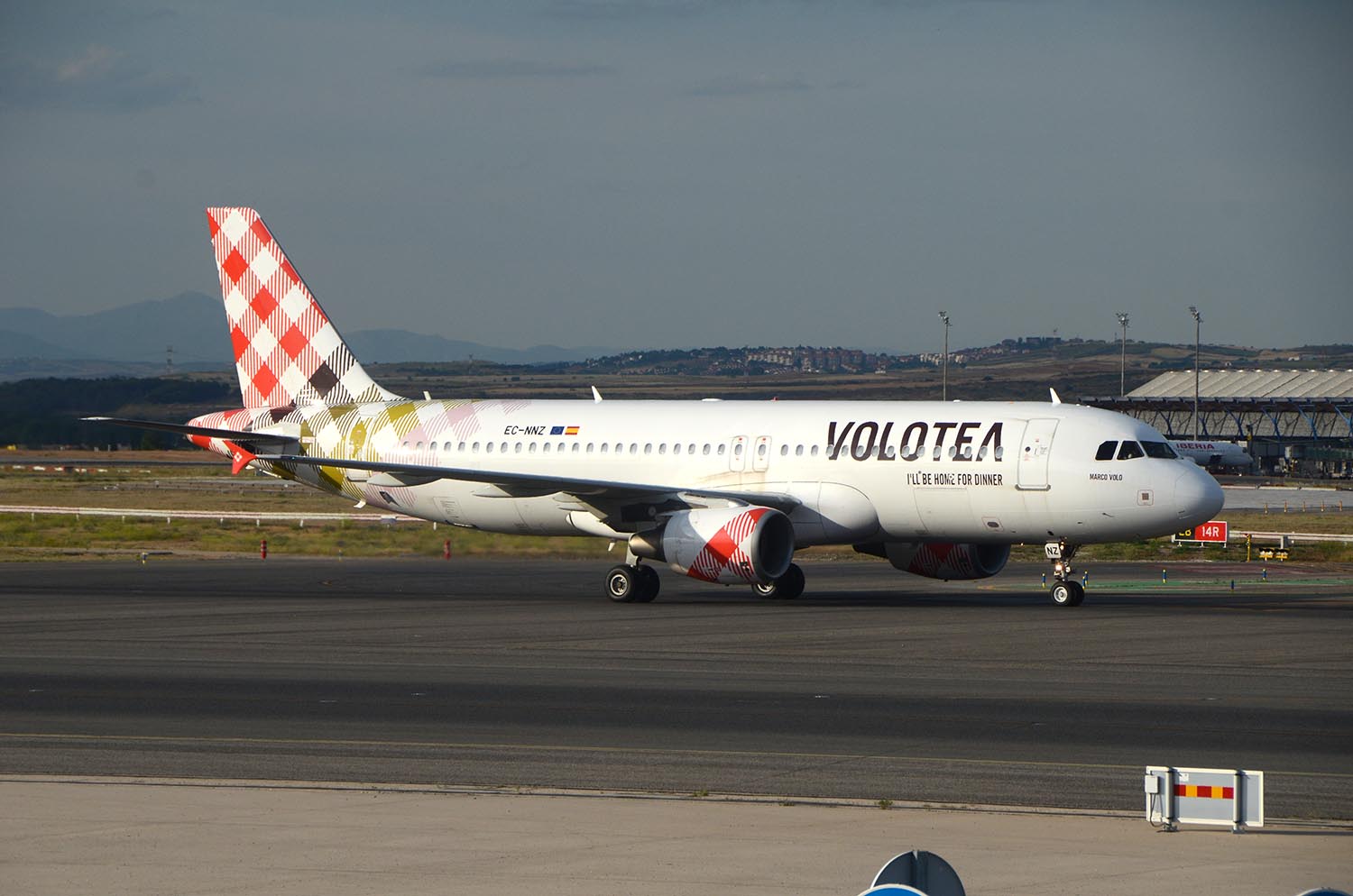 Volotea podría basar cerca de 20 aviones en Madrid si logra slots de Air Europa.