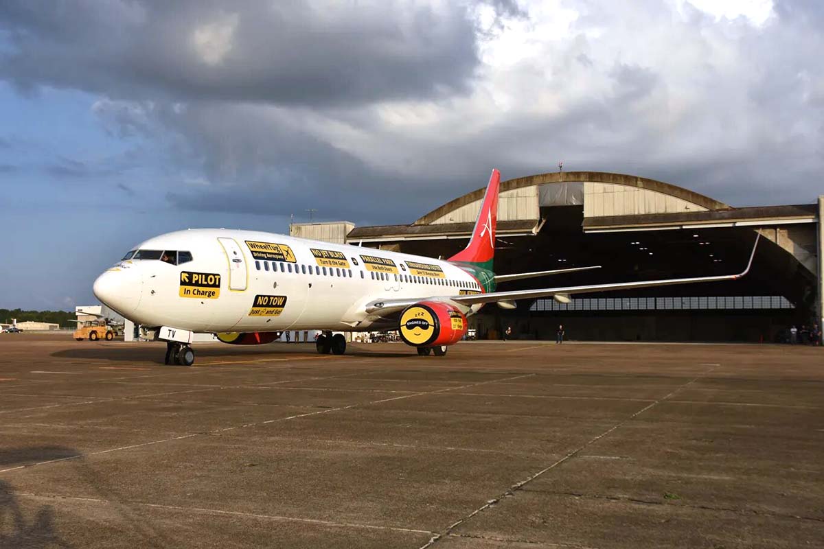 El Boeing 737 de Albastar especialmente decorado para las pruebas de Wheeltug.