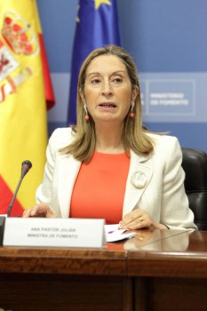 Ana Pastor, ministra de Fomento