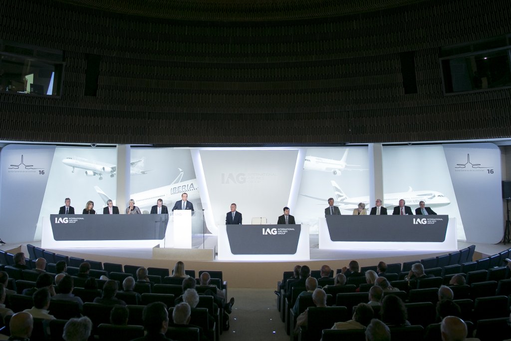 Antonio Vázquez se dirige a los accionistas de IAG en la junta anual.